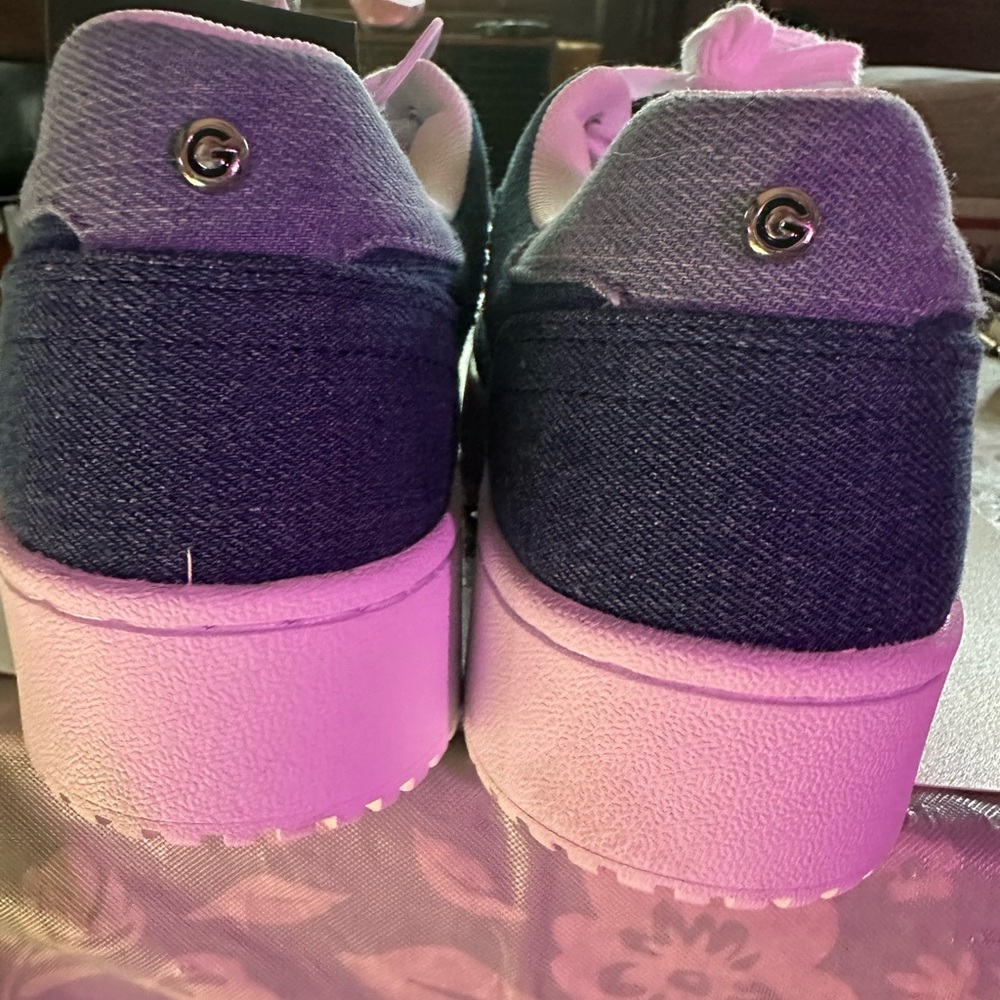 Women Guess sneakers awesome style NWT - Picture 8 of 8